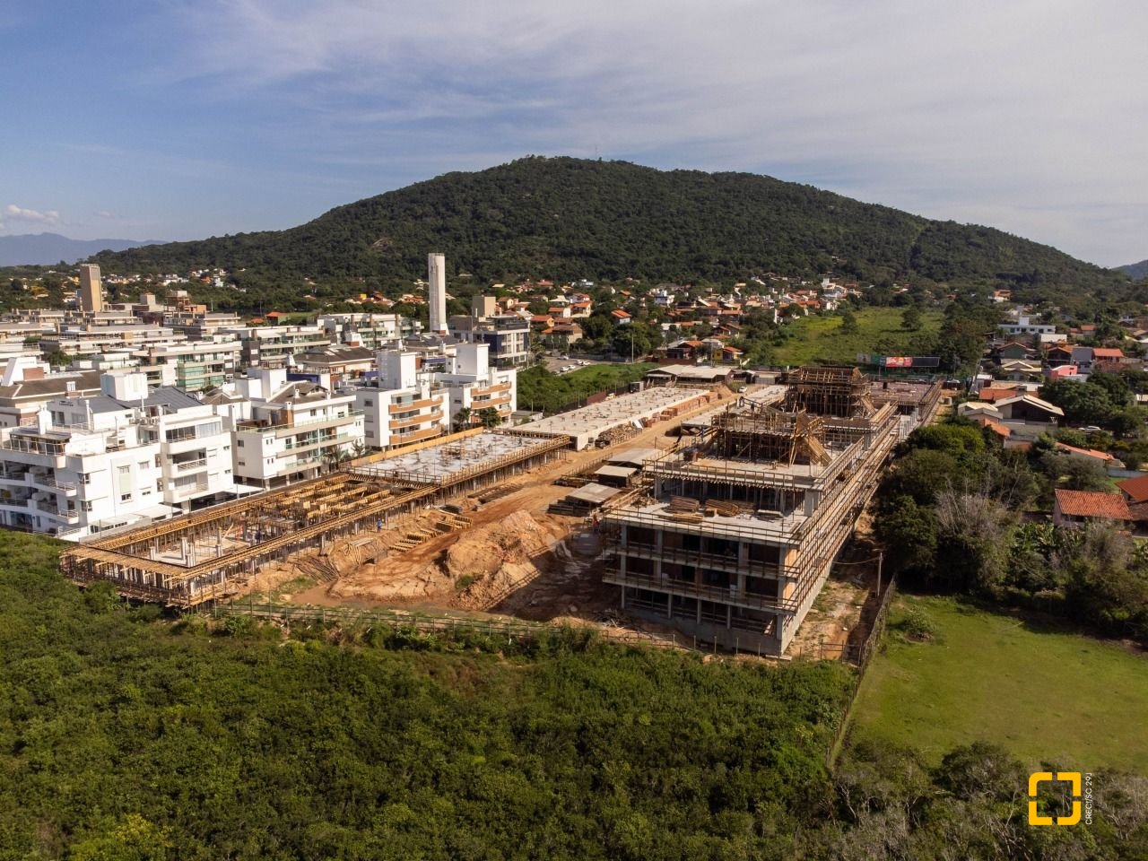 Apartamento com 51m², 1 quarto, 1 garagem, no bairro Campeche em Florianópolis
