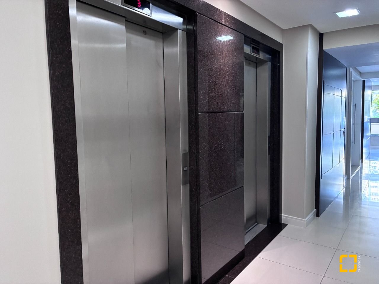 Apartamento com 67m², 3 quartos (sendo 1 suíte), 1 garagem, no bairro Centro em Florianópolis