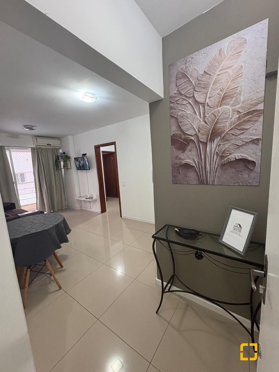 Apartamento com 67m², 3 quartos (sendo 1 suíte), 1 garagem, no bairro Centro em Florianópolis