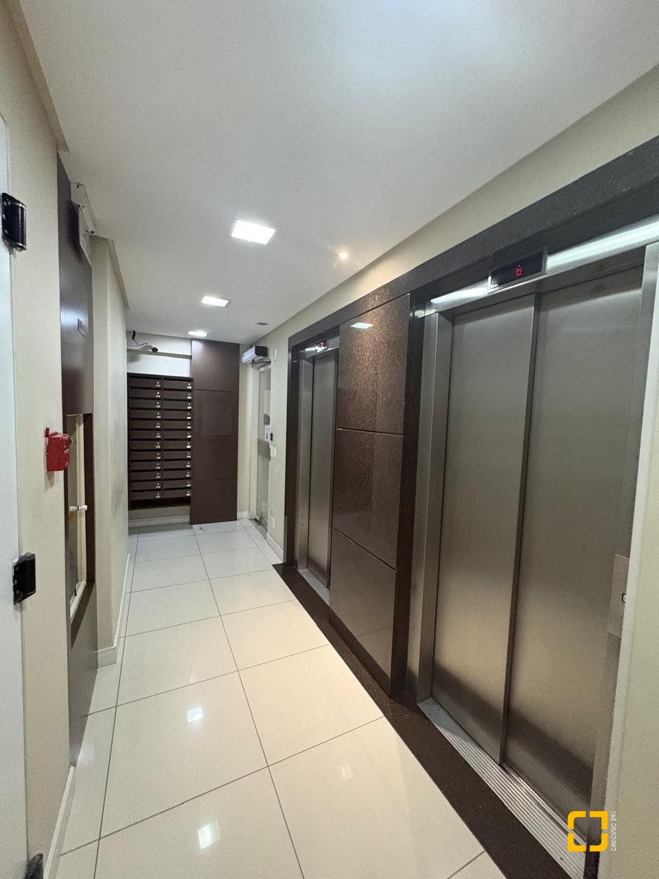 Apartamento com 67m², 3 quartos (sendo 1 suíte), 1 garagem, no bairro Centro em Florianópolis