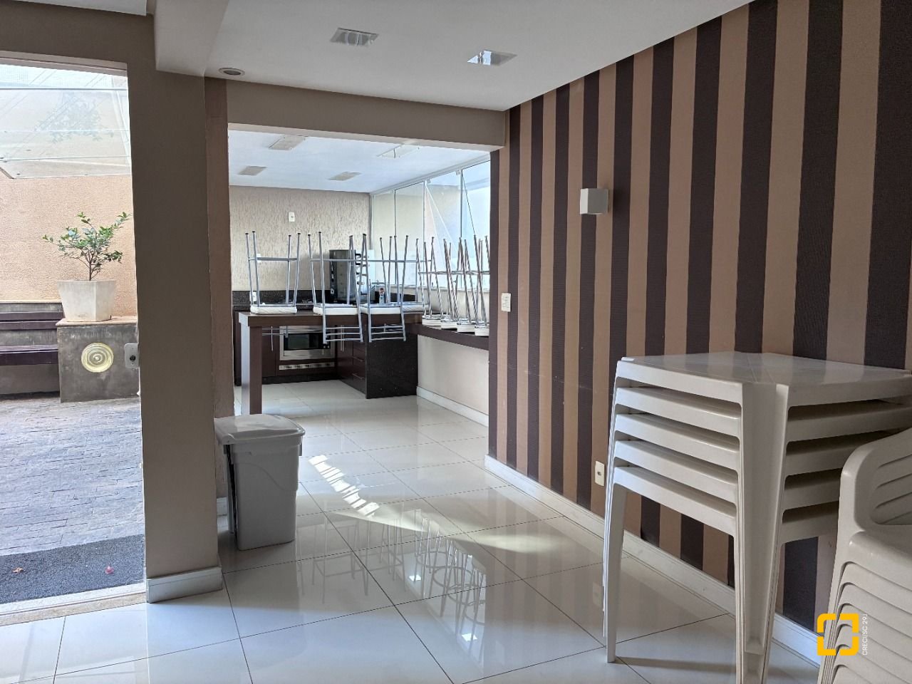 Apartamento com 67m², 3 quartos (sendo 1 suíte), 1 garagem, no bairro Centro em Florianópolis