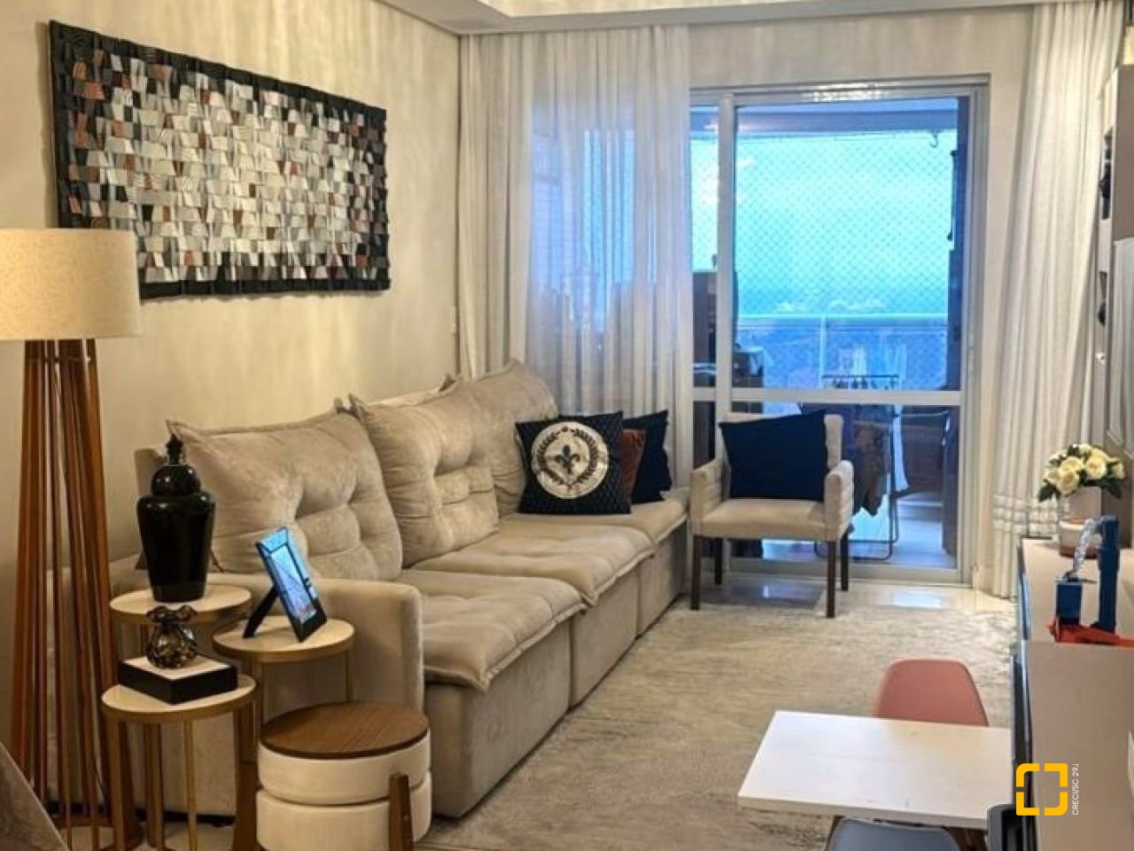 Apartamento com 110m², 4 quartos (sendo 1 suíte), 2 garagens, no bairro Agronômica em Florianópolis