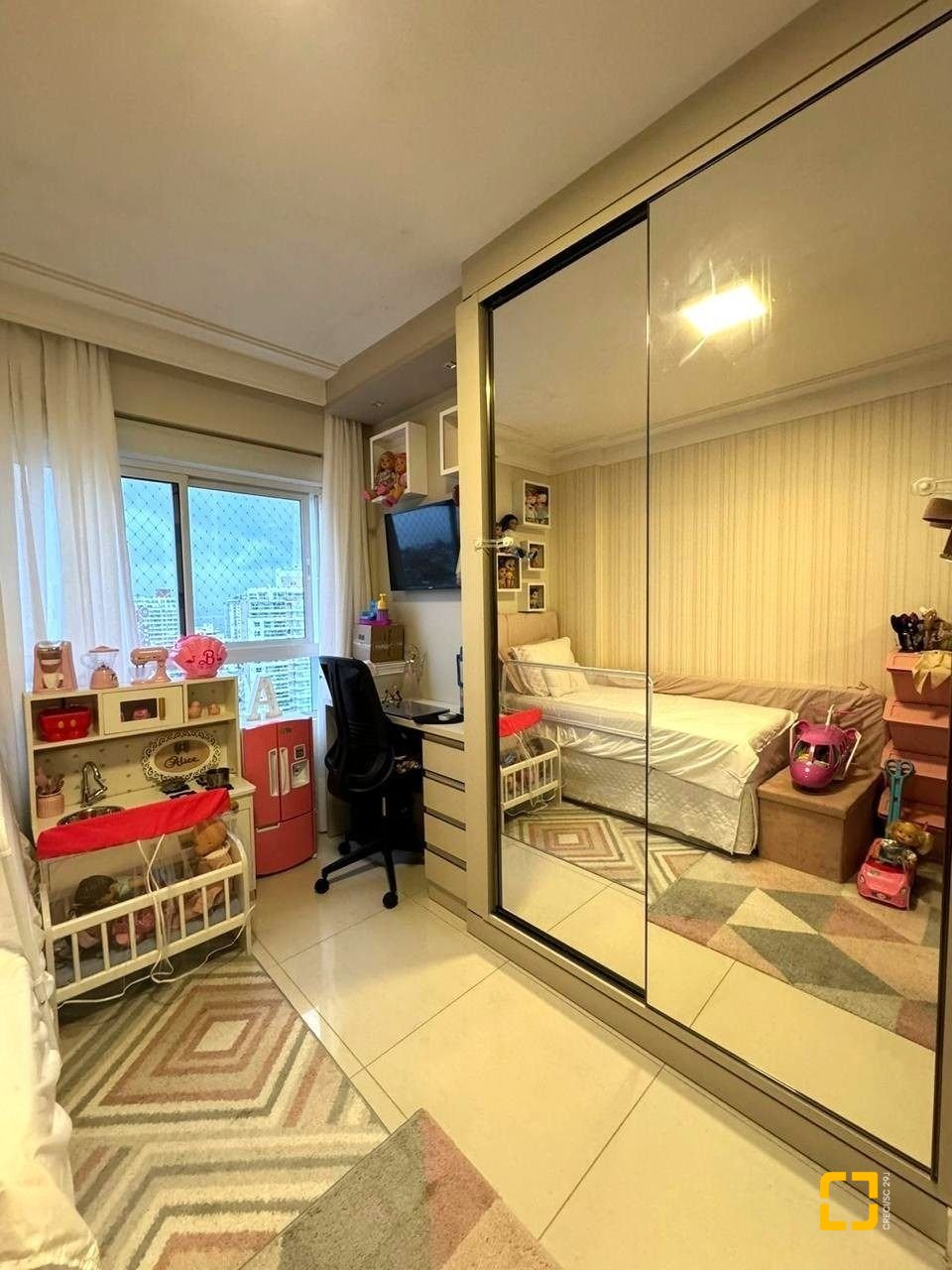 Apartamento com 110m², 4 quartos (sendo 1 suíte), 2 garagens, no bairro Agronômica em Florianópolis