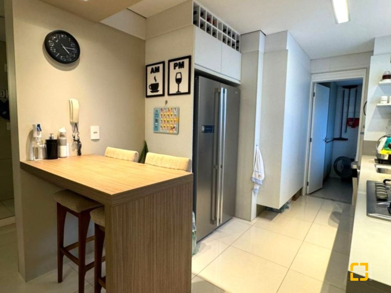 Apartamento com 110m², 4 quartos (sendo 1 suíte), 2 garagens, no bairro Agronômica em Florianópolis
