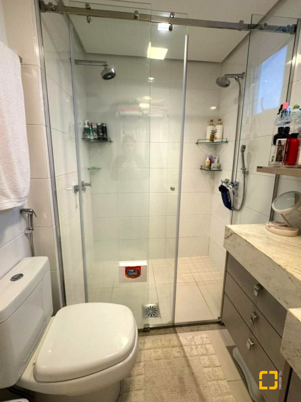 Apartamento com 110m², 4 quartos (sendo 1 suíte), 2 garagens, no bairro Agronômica em Florianópolis