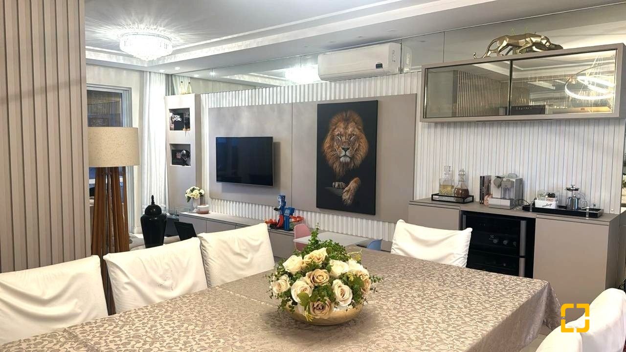 Apartamento com 110m², 4 quartos (sendo 1 suíte), 2 garagens, no bairro Agronômica em Florianópolis