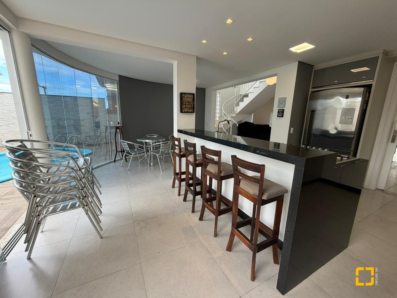 Casa com 292m², 4 quartos (sendo 1 suíte), 3 garagens, no bairro Pedra Branca em Palhoça