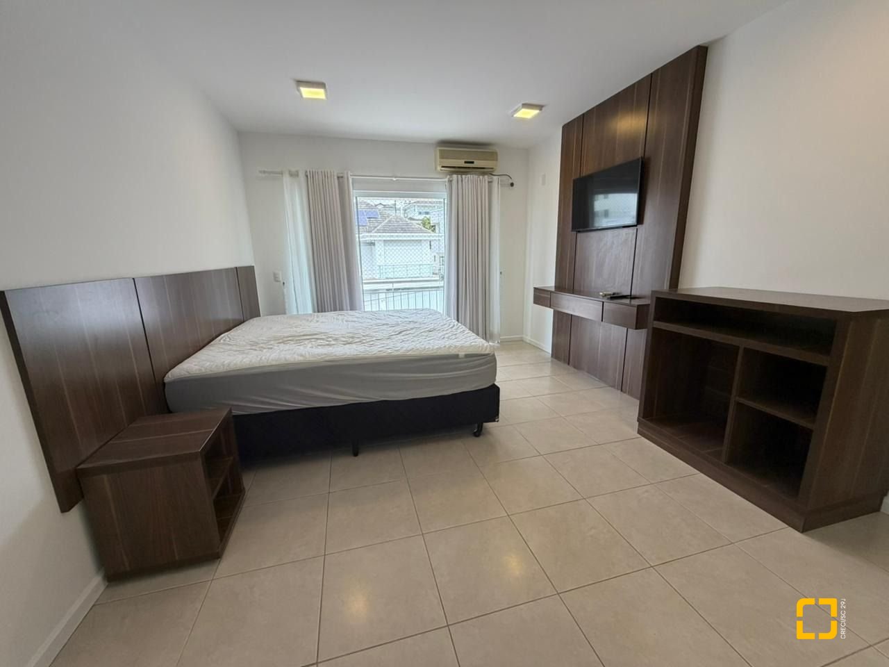 Casa com 292m², 4 quartos (sendo 1 suíte), 3 garagens, no bairro Pedra Branca em Palhoça