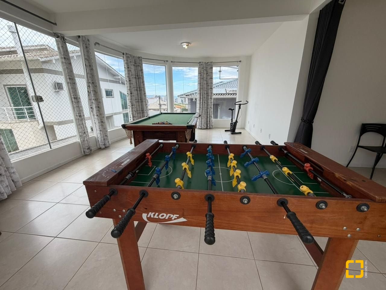 Casa com 292m², 4 quartos (sendo 1 suíte), 3 garagens, no bairro Pedra Branca em Palhoça