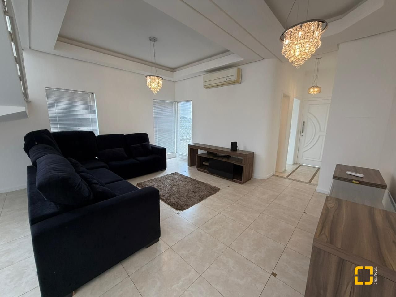 Casa com 292m², 4 quartos (sendo 1 suíte), 3 garagens, no bairro Pedra Branca em Palhoça