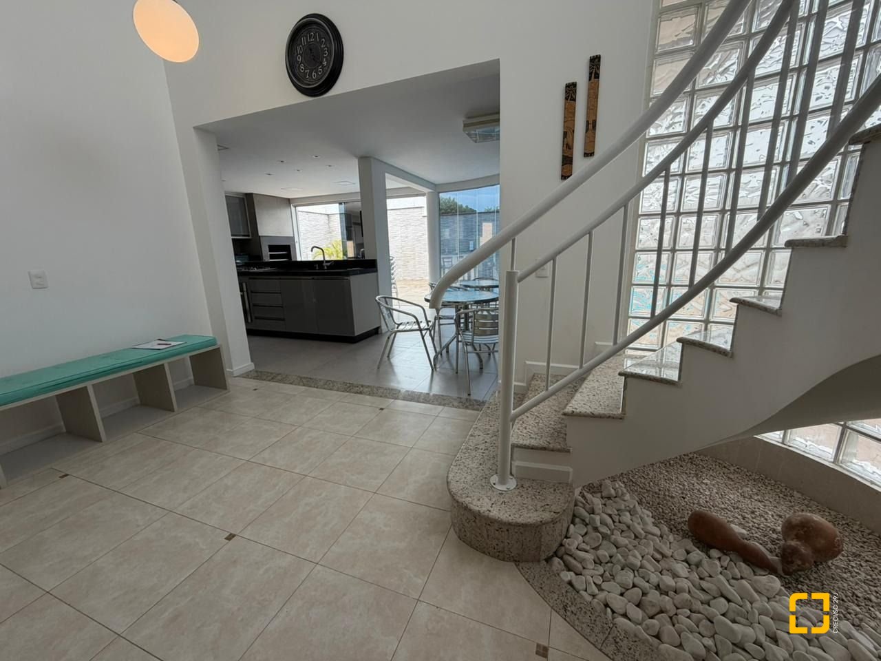 Casa com 292m², 3 quartos (sendo 1 suíte), 3 garagens, no bairro Pedra Branca em Palhoça