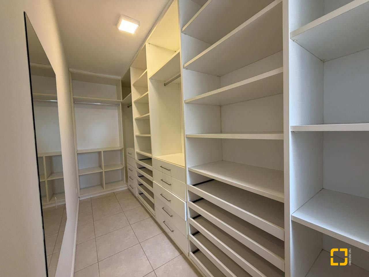 Casa com 292m², 3 quartos (sendo 1 suíte), 3 garagens, no bairro Pedra Branca em Palhoça