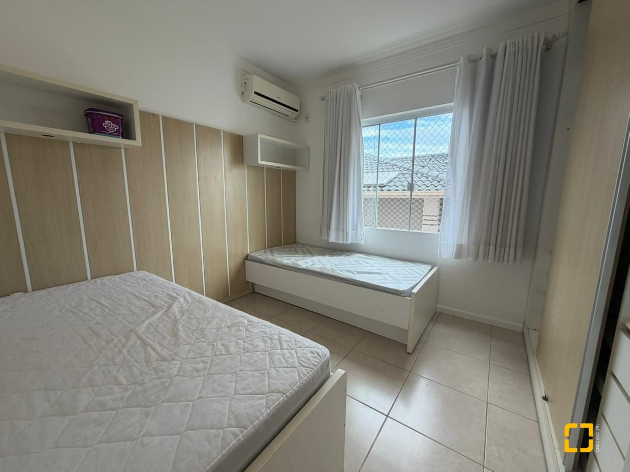 Casa com 292m², 3 quartos (sendo 1 suíte), 3 garagens, no bairro Pedra Branca em Palhoça