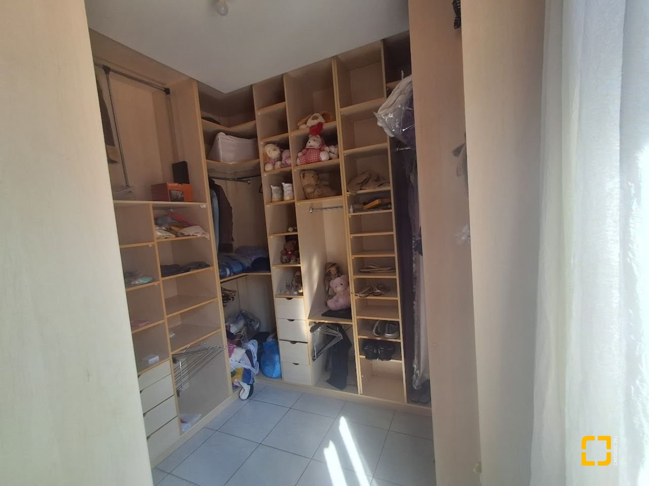 Casa com 263m², 8 quartos (sendo 3 suítes), 3 garagens, no bairro Itaguaçu em Florianópolis