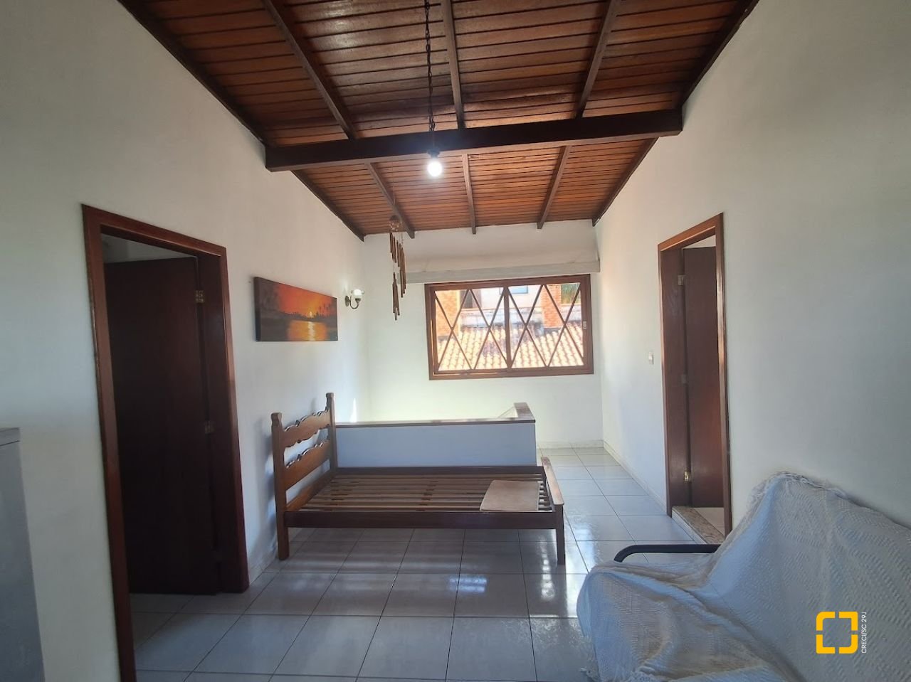 Casa com 263m², 8 quartos (sendo 3 suítes), 3 garagens, no bairro Itaguaçu em Florianópolis