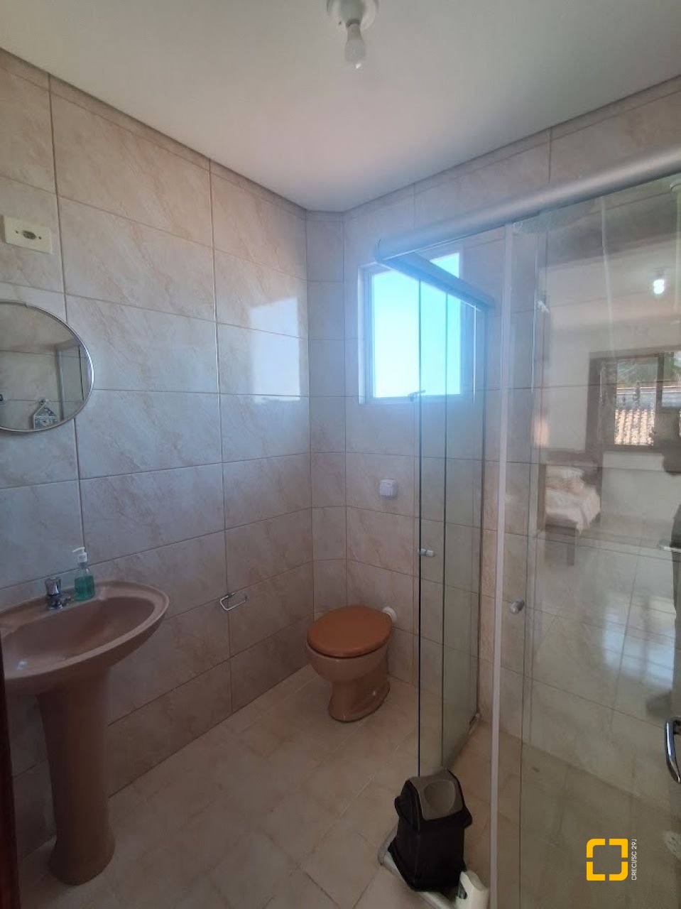 Casa com 263m², 8 quartos (sendo 3 suítes), 3 garagens, no bairro Itaguaçu em Florianópolis