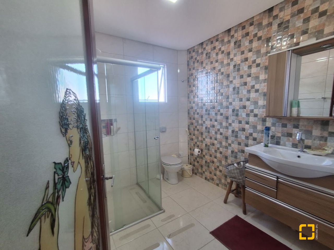 Casa com 263m², 8 quartos (sendo 3 suítes), 3 garagens, no bairro Itaguaçu em Florianópolis