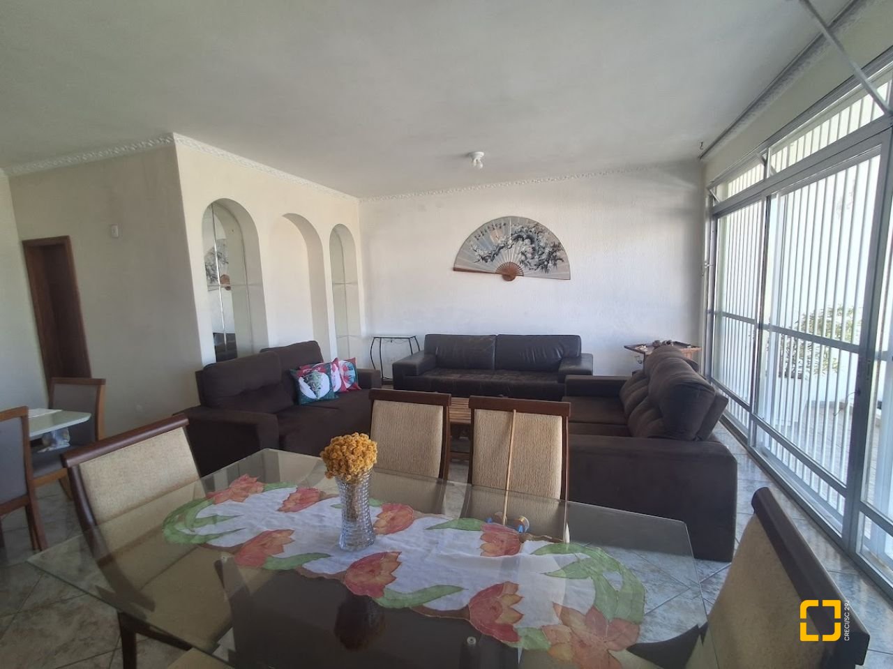 Casa com 263m², 8 quartos (sendo 3 suítes), 3 garagens, no bairro Itaguaçu em Florianópolis