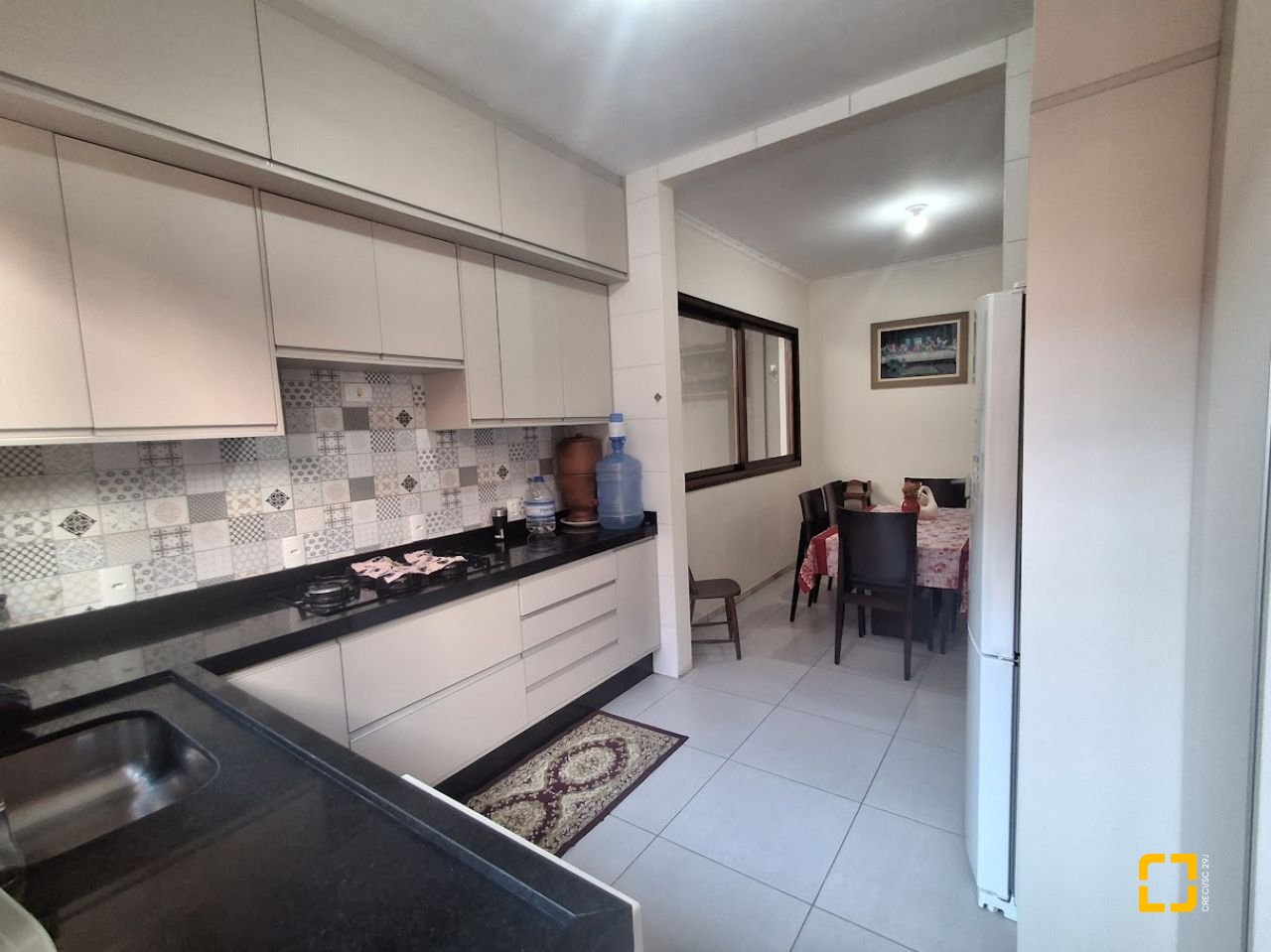 Casa com 263m², 8 quartos (sendo 3 suítes), 3 garagens, no bairro Itaguaçu em Florianópolis