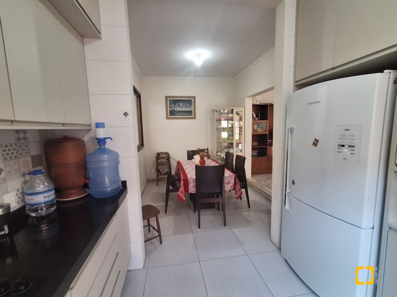 Casa com 263m², 8 quartos (sendo 3 suítes), 3 garagens, no bairro Itaguaçu em Florianópolis