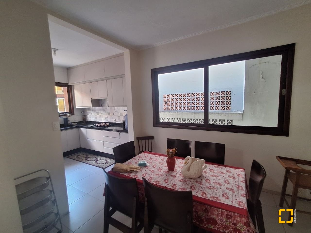 Casa com 263m², 8 quartos (sendo 3 suítes), 3 garagens, no bairro Itaguaçu em Florianópolis