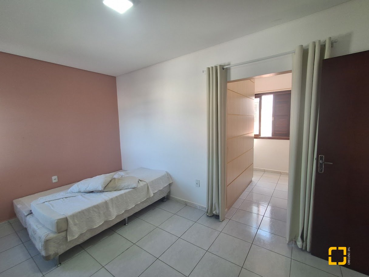 Casa com 263m², 8 quartos (sendo 3 suítes), 3 garagens, no bairro Itaguaçu em Florianópolis