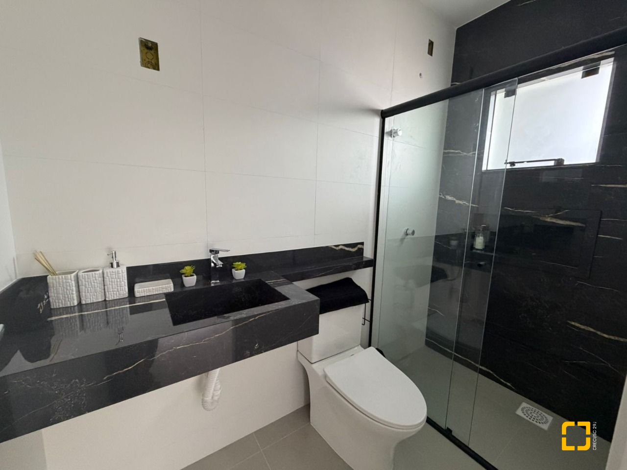 Casa com 50m², 2 quartos, 1 garagem, no bairro Nova Palhoça em Palhoça