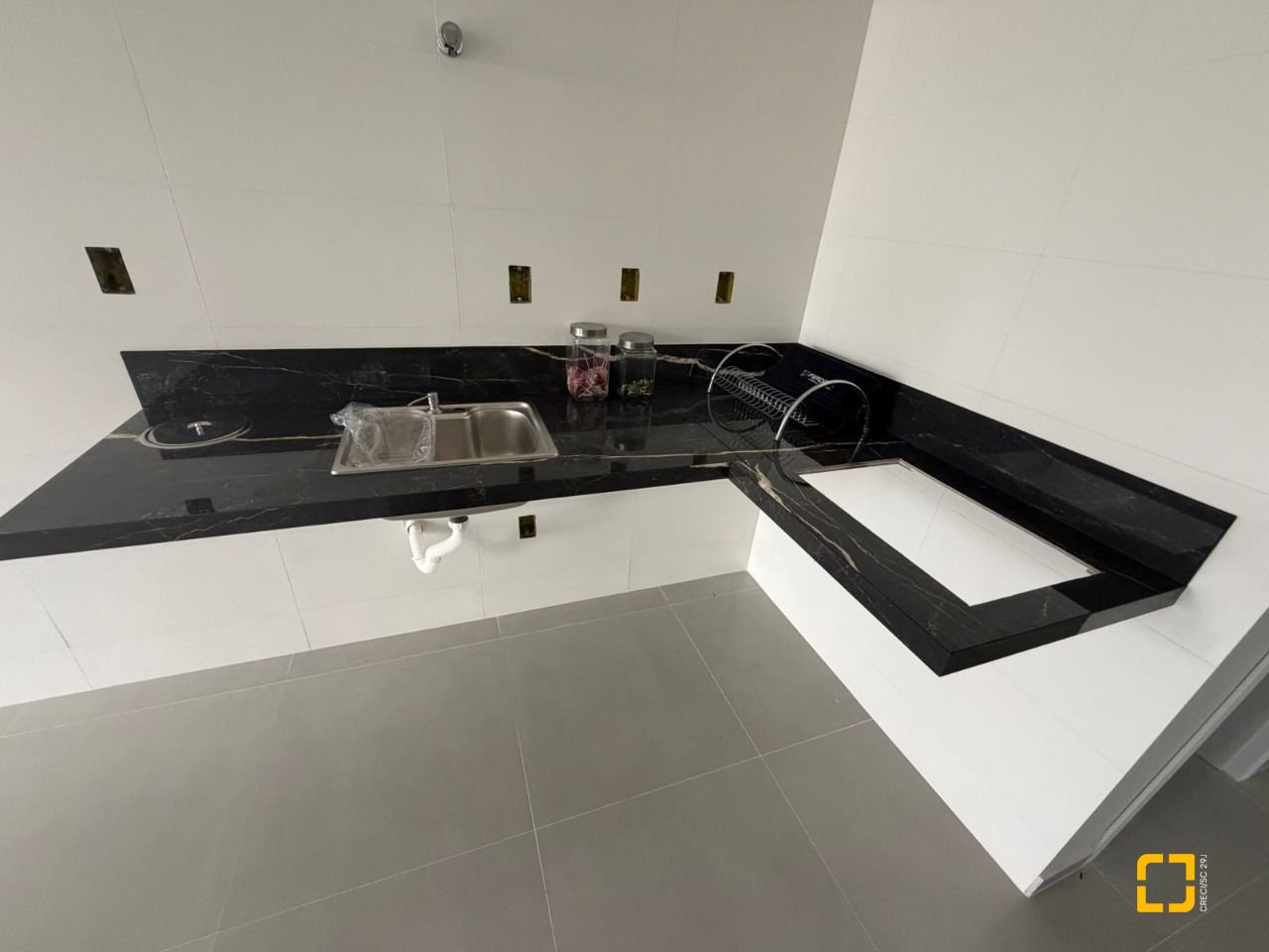 Casa com 50m², 2 quartos, 1 garagem, no bairro Nova Palhoça em Palhoça