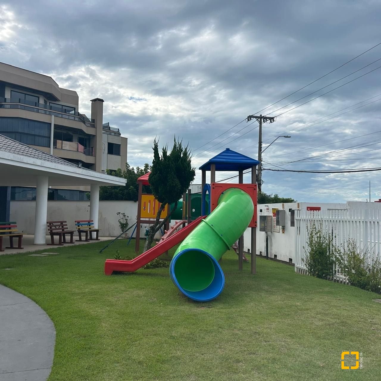 Apartamento com 270m², 6 quartos (sendo 2 suítes), 3 garagens, no bairro Ingleses em Florianópolis