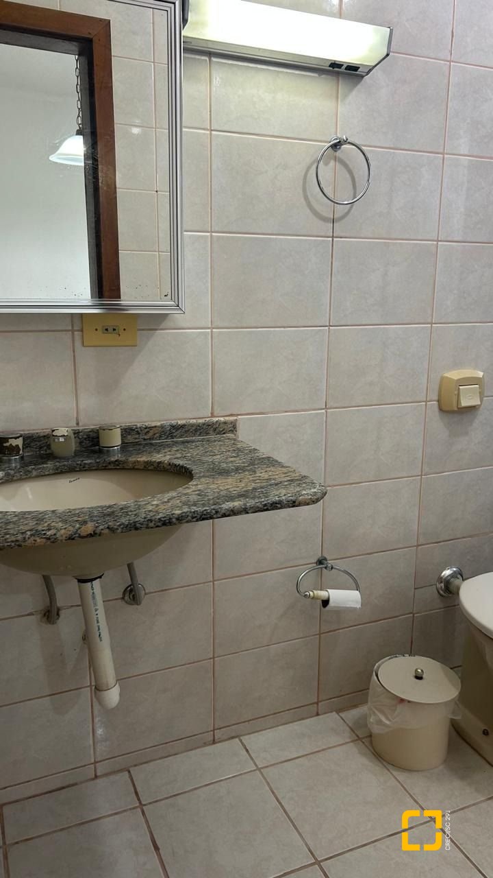 Apartamento com 270m², 6 quartos (sendo 2 suítes), 3 garagens, no bairro Ingleses em Florianópolis