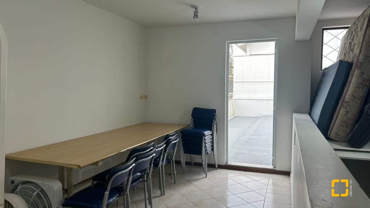 Apartamento com 270m², 6 quartos (sendo 2 suítes), 3 garagens, no bairro Ingleses em Florianópolis