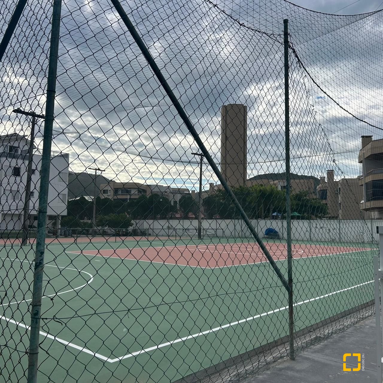 Apartamento com 270m², 6 quartos (sendo 2 suítes), 3 garagens, no bairro Ingleses em Florianópolis