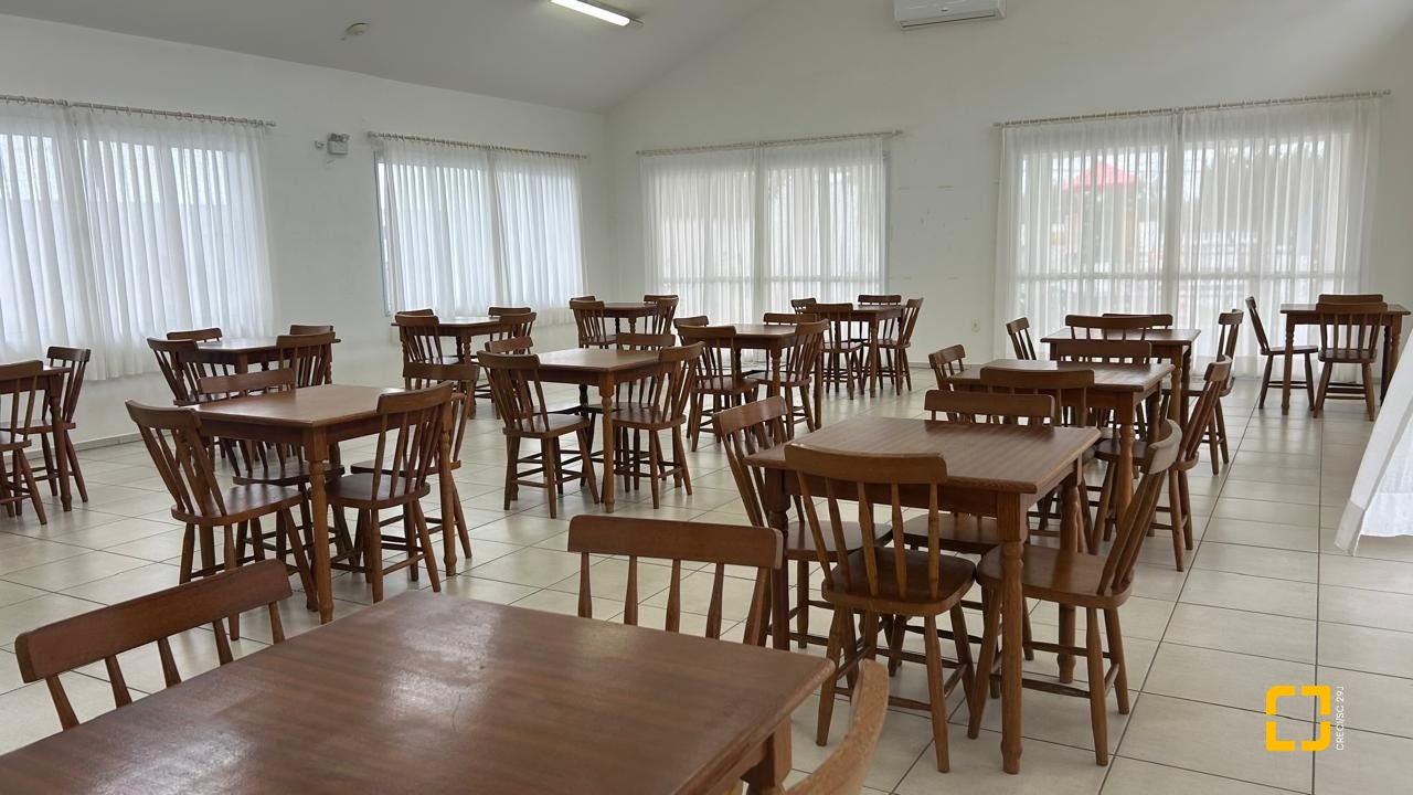 Apartamento com 270m², 6 quartos (sendo 2 suítes), 3 garagens, no bairro Ingleses em Florianópolis