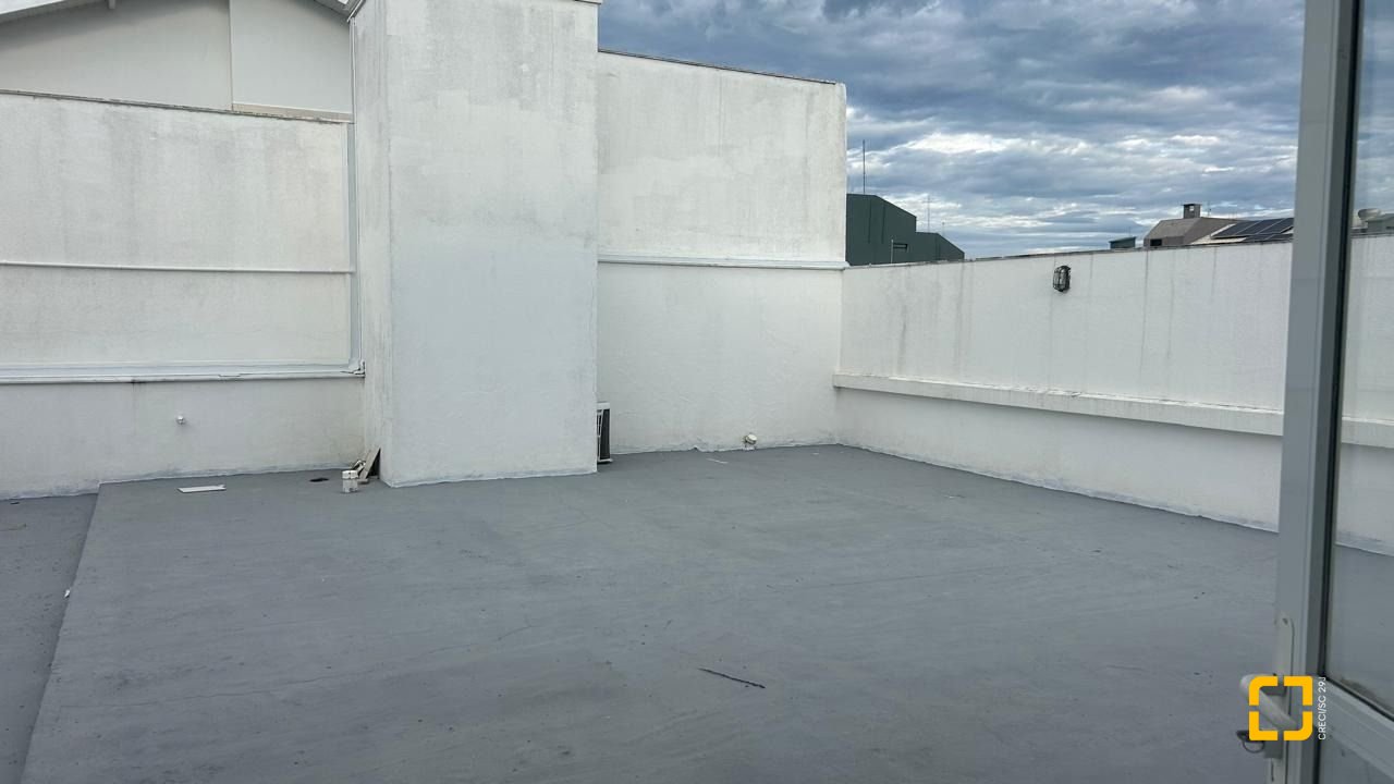 Apartamento com 270m², 6 quartos (sendo 2 suítes), 3 garagens, no bairro Ingleses em Florianópolis