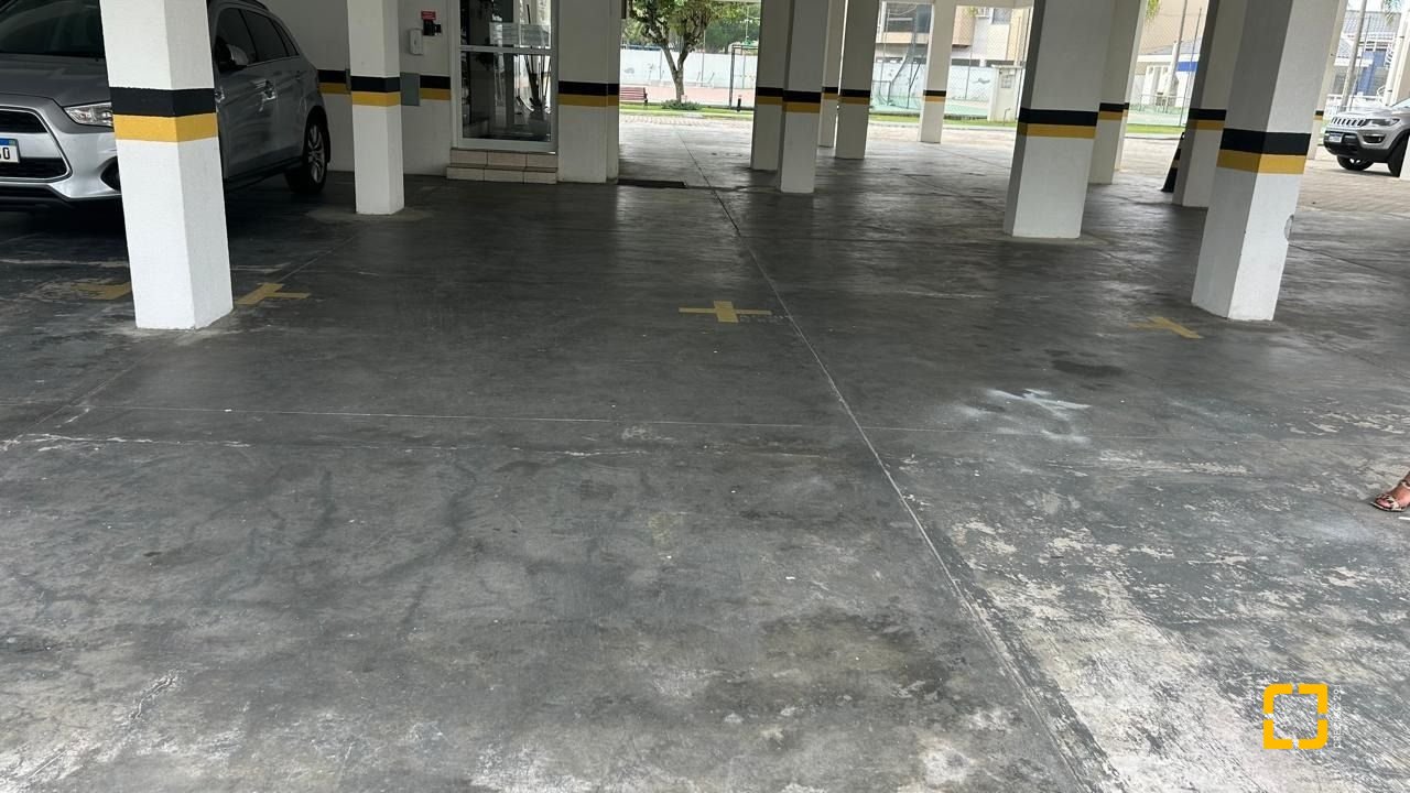 Apartamento com 270m², 6 quartos (sendo 2 suítes), 3 garagens, no bairro Ingleses em Florianópolis