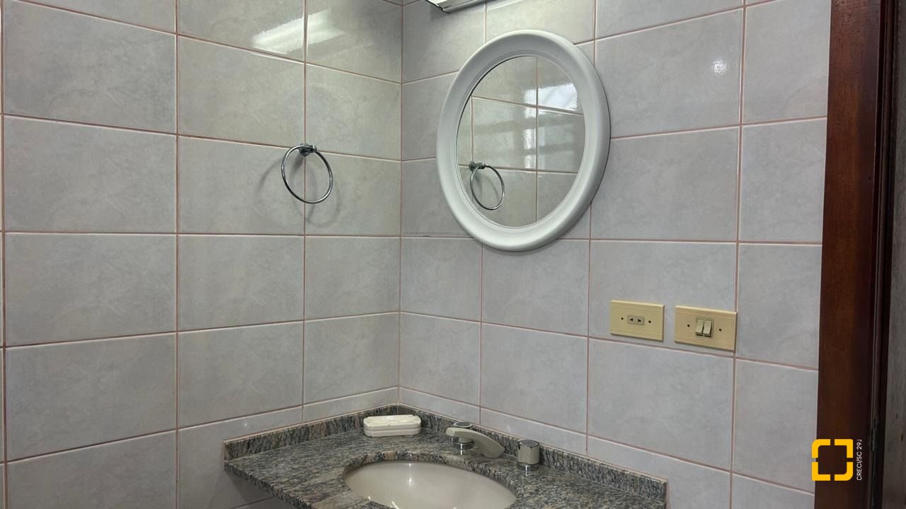 Apartamento com 270m², 6 quartos (sendo 2 suítes), 3 garagens, no bairro Ingleses em Florianópolis