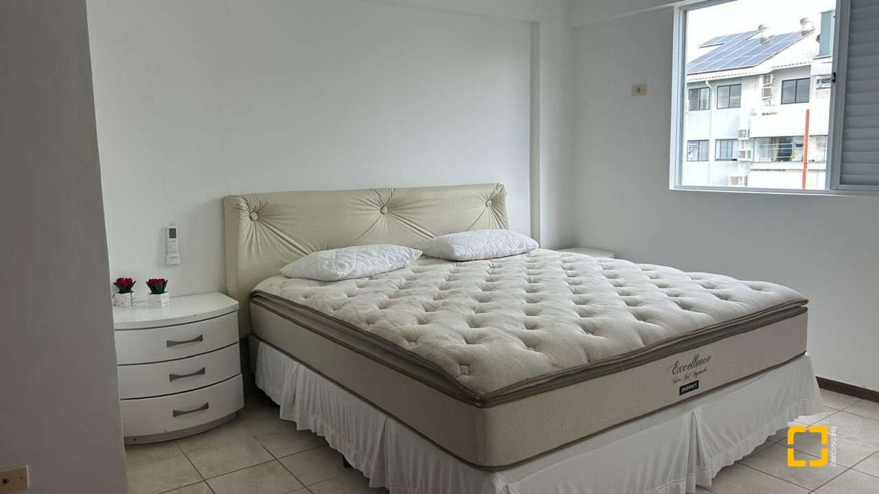 Apartamento com 270m², 6 quartos (sendo 2 suítes), 3 garagens, no bairro Ingleses em Florianópolis