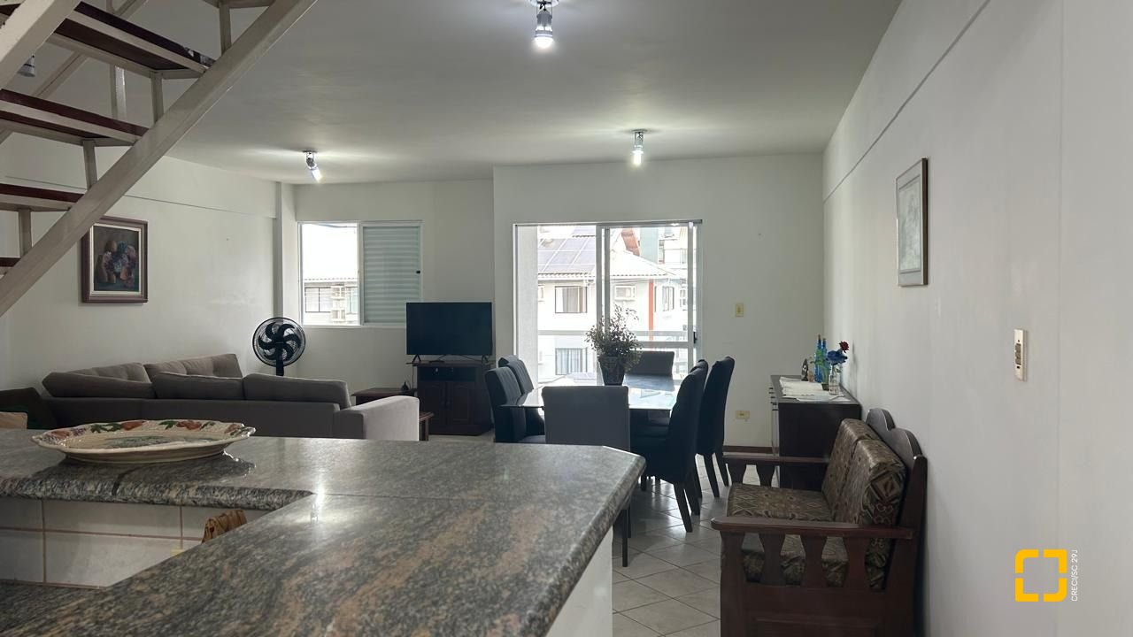 Apartamento com 270m², 6 quartos (sendo 2 suítes), 3 garagens, no bairro Ingleses em Florianópolis