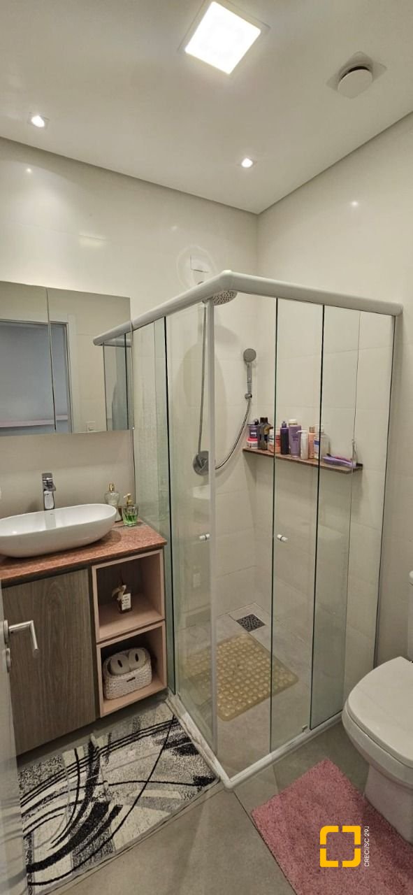 Apartamento com 63m², 3 quartos (sendo 1 suíte), 1 garagem, no bairro Trindade em Florianópolis