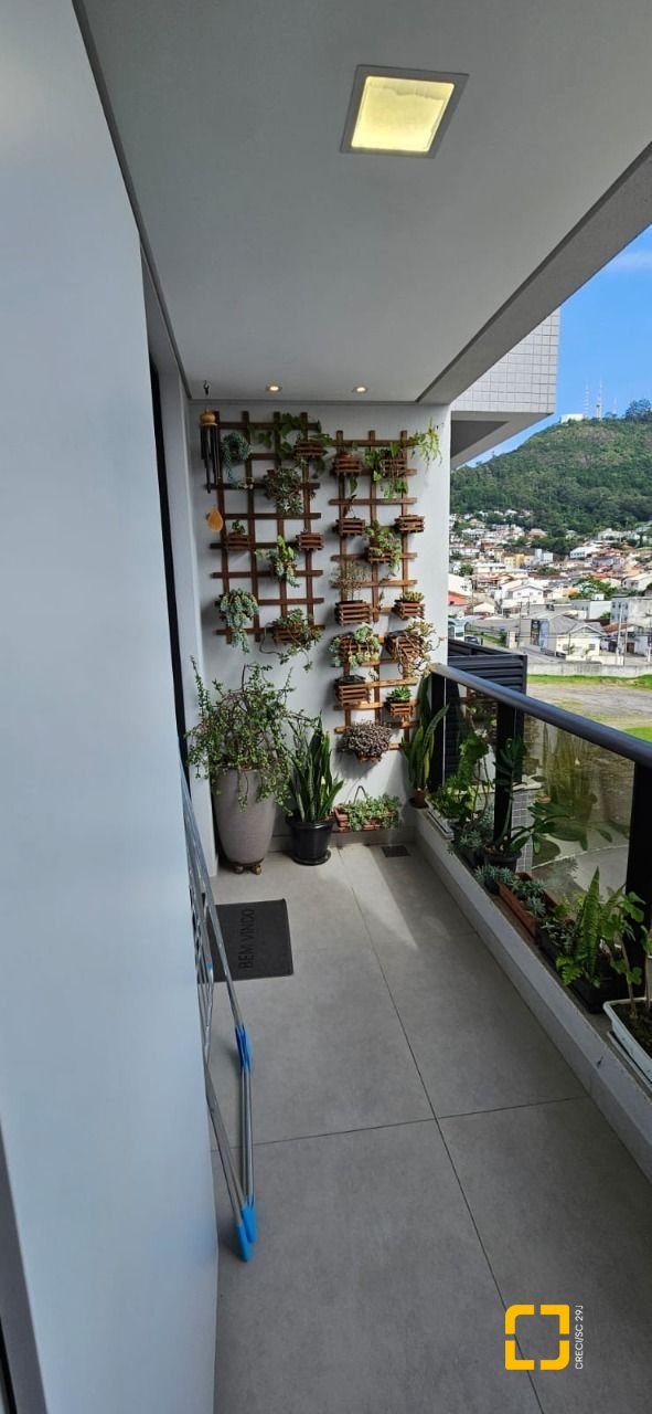 Apartamento com 63m², 3 quartos (sendo 1 suíte), 1 garagem, no bairro Trindade em Florianópolis
