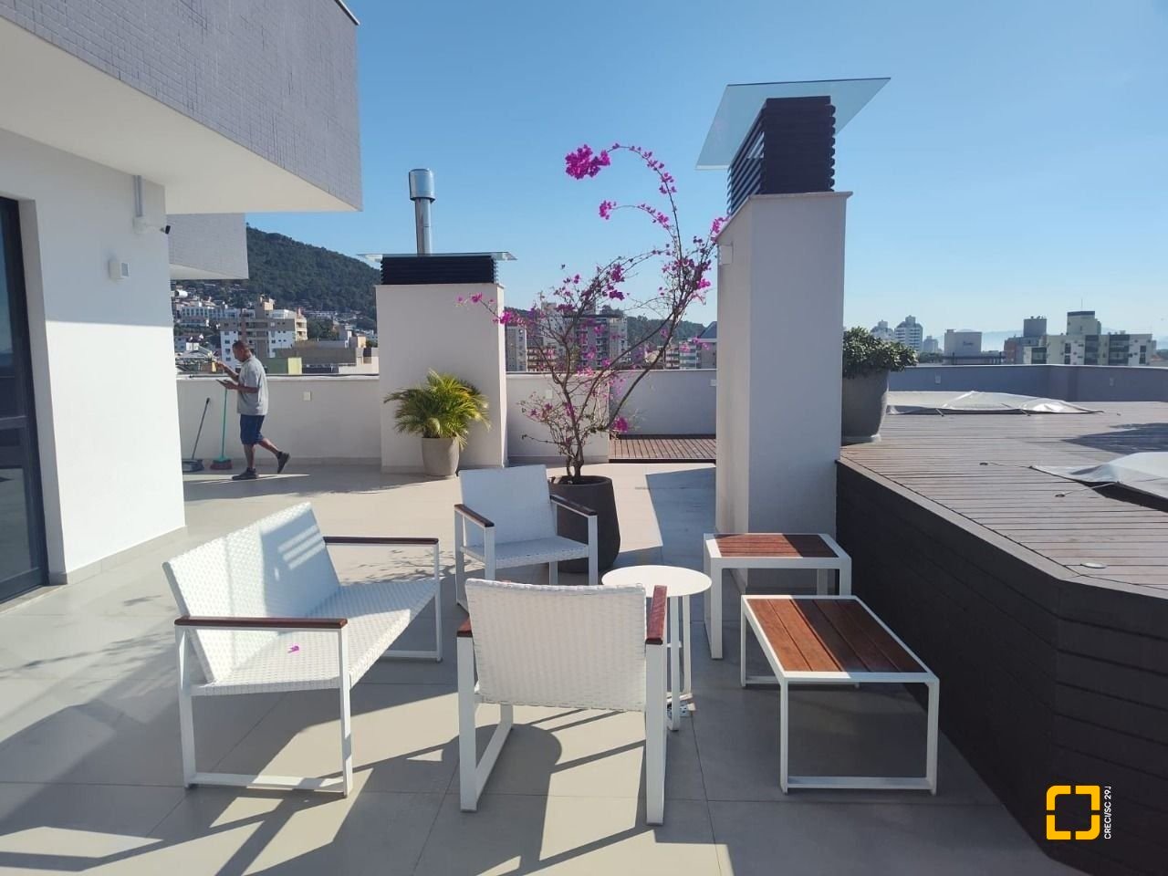 Apartamento com 63m², 3 quartos (sendo 1 suíte), 1 garagem, no bairro Trindade em Florianópolis