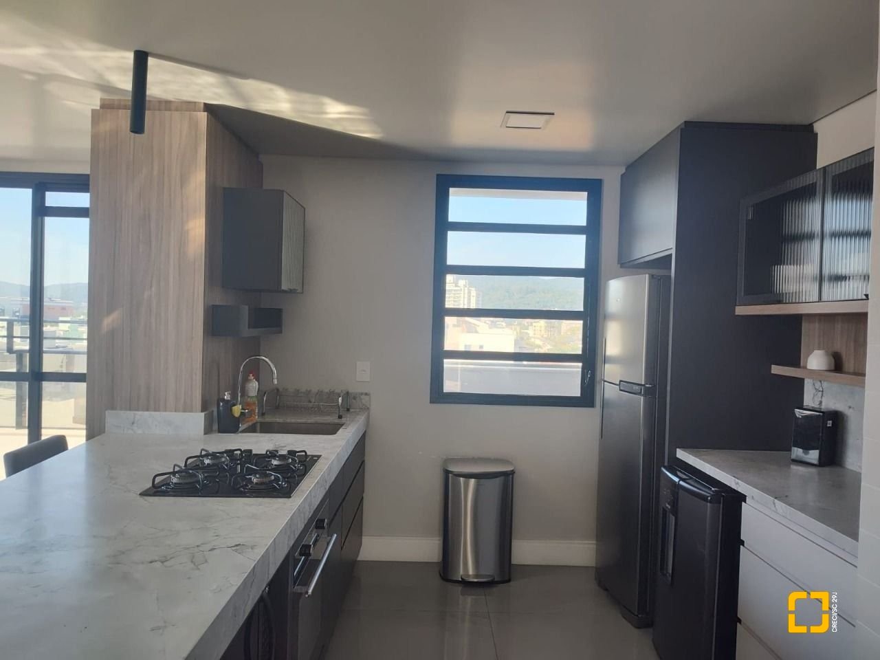 Apartamento com 63m², 3 quartos (sendo 1 suíte), 1 garagem, no bairro Trindade em Florianópolis