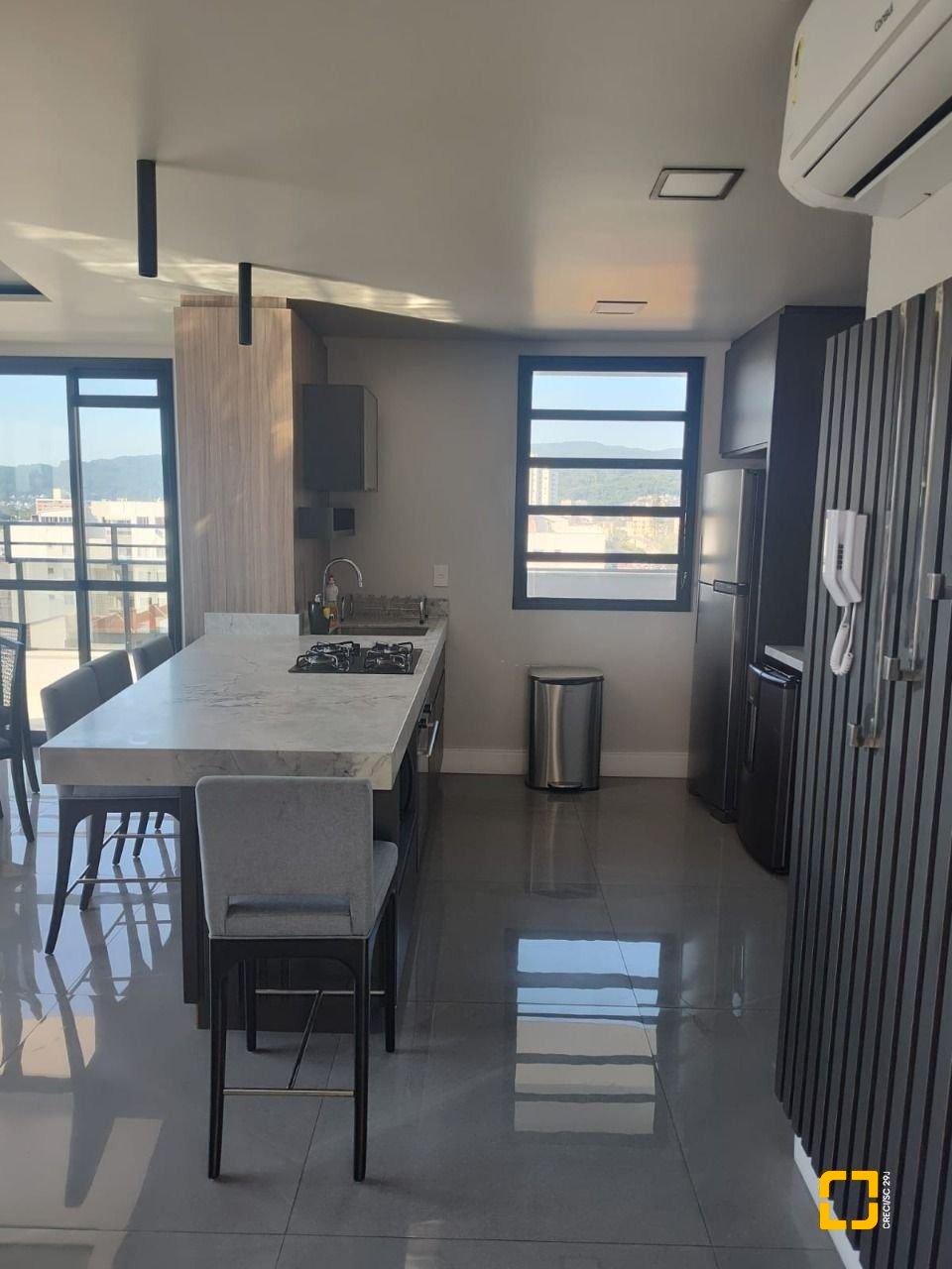 Apartamento com 63m², 3 quartos (sendo 1 suíte), 1 garagem, no bairro Trindade em Florianópolis