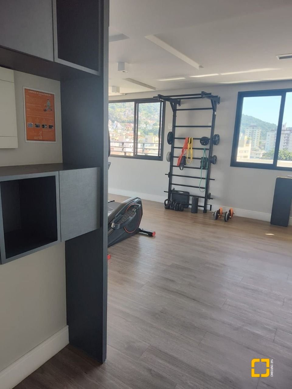 Apartamento com 63m², 3 quartos (sendo 1 suíte), 1 garagem, no bairro Trindade em Florianópolis