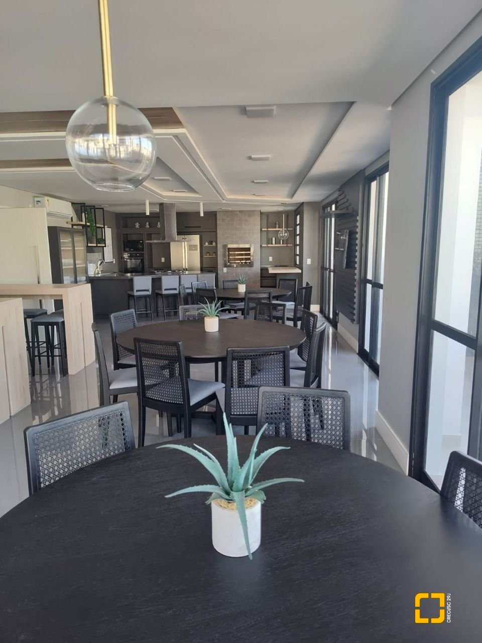 Apartamento com 63m², 3 quartos (sendo 1 suíte), 1 garagem, no bairro Trindade em Florianópolis