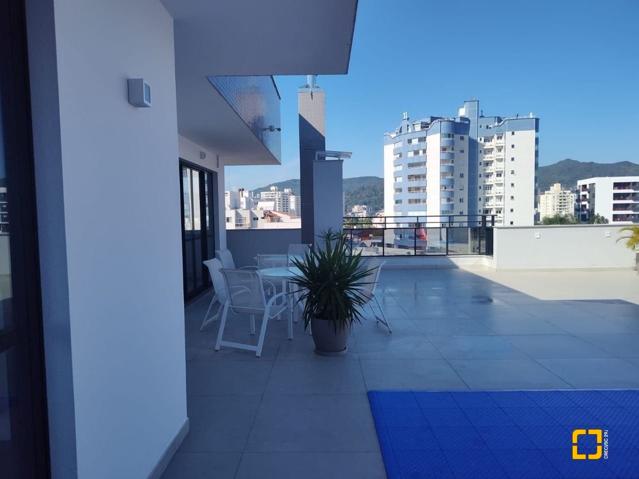 Apartamento com 63m², 3 quartos (sendo 1 suíte), 1 garagem, no bairro Trindade em Florianópolis