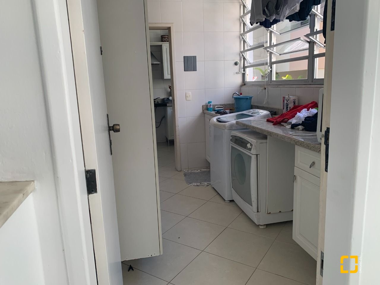 Apartamento com 176m², 5 quartos (sendo 1 suíte), 1 garagem, no bairro Centro em Florianópolis