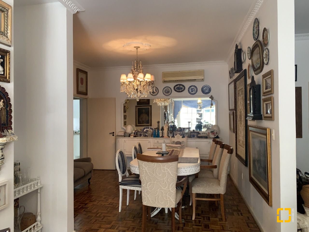Apartamento com 176m², 5 quartos (sendo 1 suíte), 1 garagem, no bairro Centro em Florianópolis