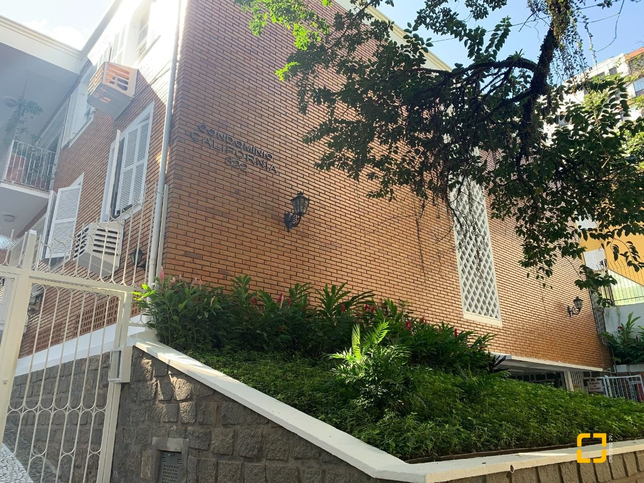 Apartamento com 176m², 5 quartos (sendo 1 suíte), 1 garagem, no bairro Centro em Florianópolis