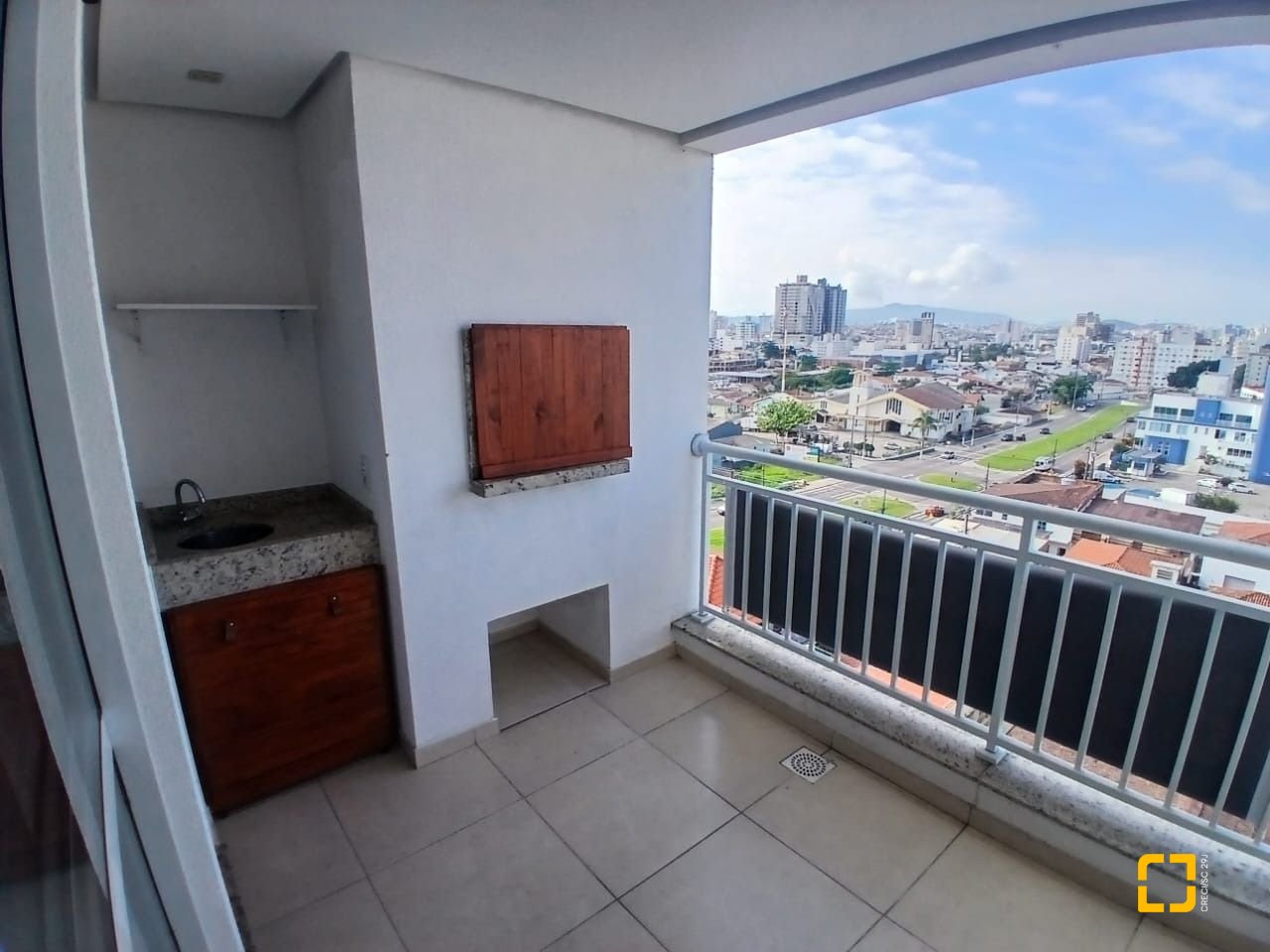 Apartamento com 76m², 2 quartos (sendo 1 suíte), 1 garagem, no bairro Bela Vista em São José